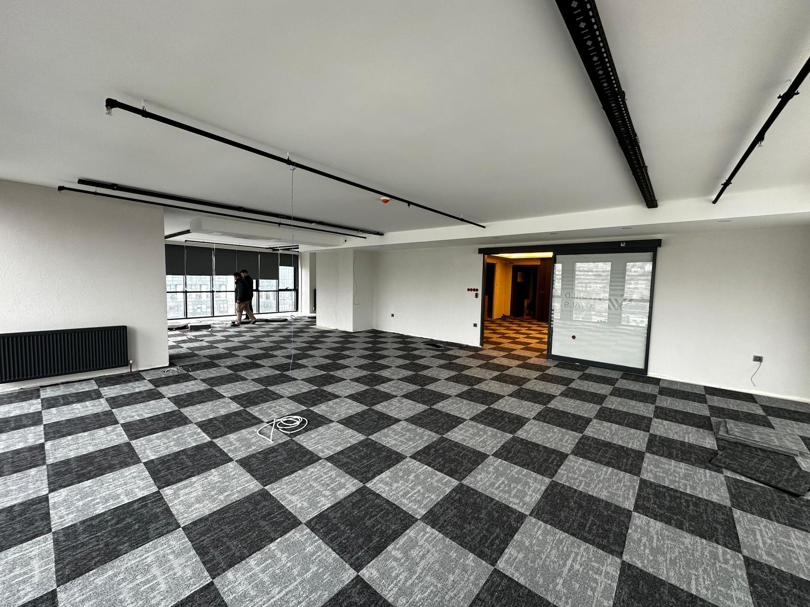 Karo Halı Kaplama: Dayanıklı, Estetik ve Konforlu Zemin Çözümleri